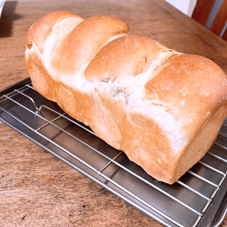 ミニパウンド型でミルク食パン